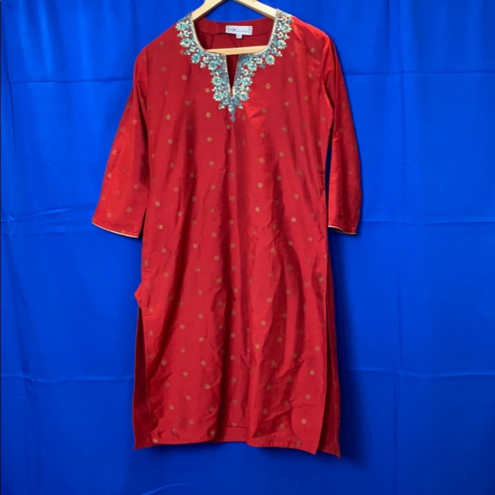 Casual mid-length Kurti top!